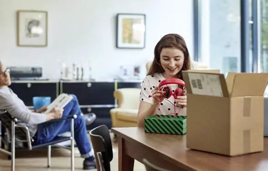 DHL:              