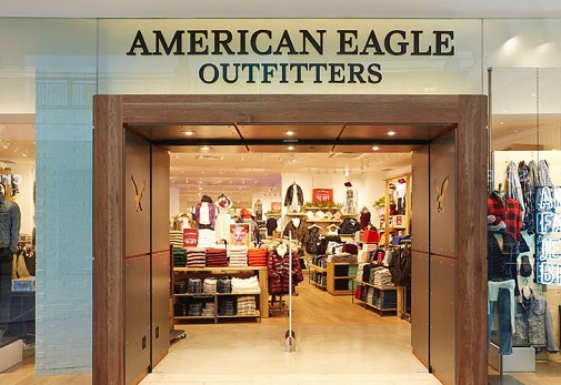 Производитель модной одежды American Eagle Outfitters покидает Великобританию