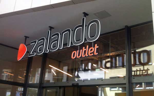 Крупнейший немецкий e-ритейлер Zalando откроет сеть стационарных магазинов