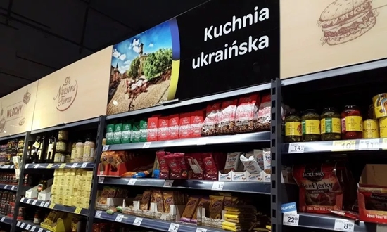 Carrefour открывает «украинские полки» в Польше 