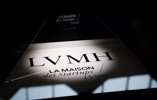 LVMH   Rolex    -1