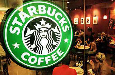 Starbucks сумела увеличить прибыль благодаря новым напиткам и блюдам