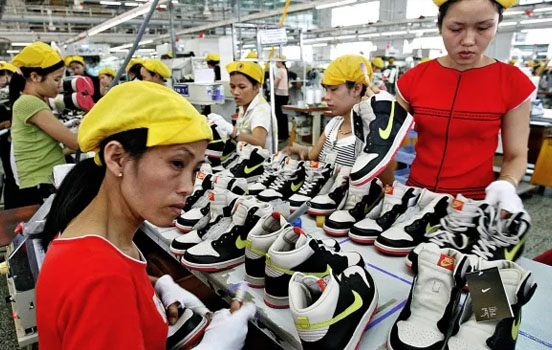 Nike  Adidas        Ⓔ  