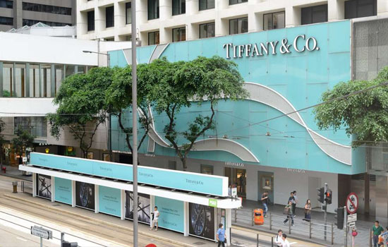LVMH придется ждать Tiffany еще три месяца