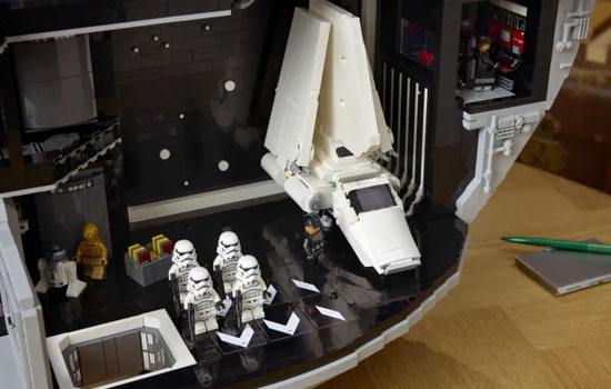  : LEGO      