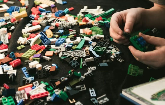 Lego          