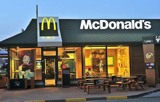McDonald’s відновлює роботу перших трьох у 2023 році ресторанів
