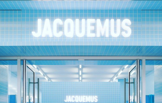 Jacquemus та Balenciaga експериментують з «гіперфізичним» ритейлом