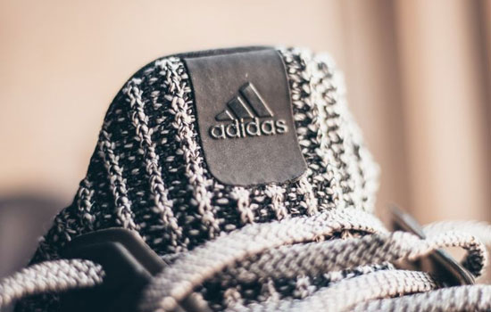 Adidas    Yeezy  