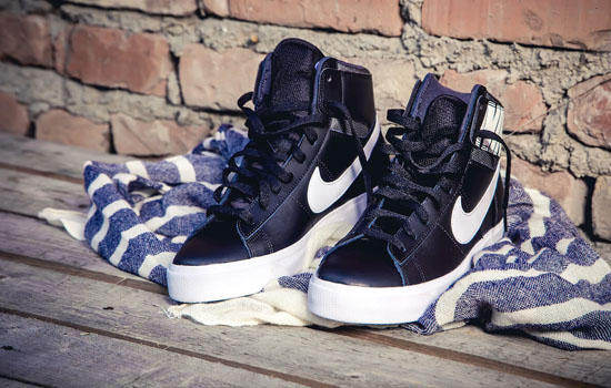  Nike    