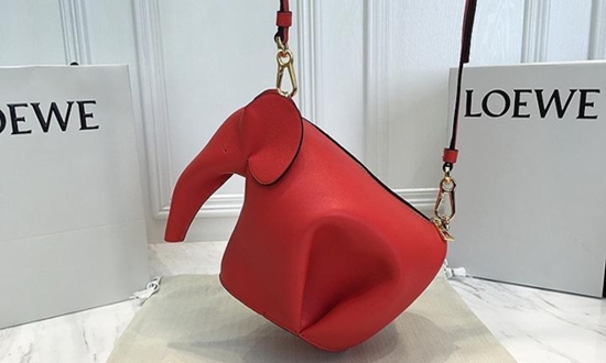 Бренд Loewe претендует на звание «производитель самой странной сумки – 2018»