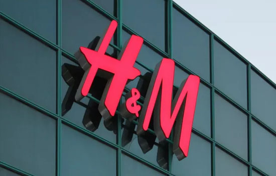     H&M  Nike