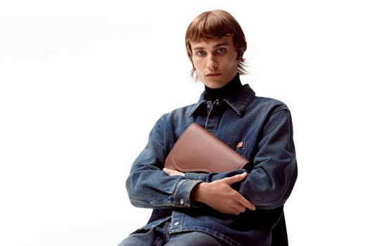 Dior повертається до випуску джинсової лінії для чоловіків